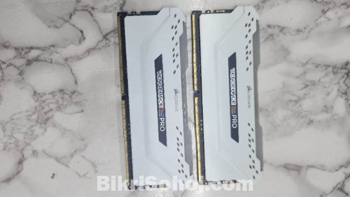 CORSAIR VENGEANCE RGB PRO DDR4 8GB 3200mhz 1stick 6500